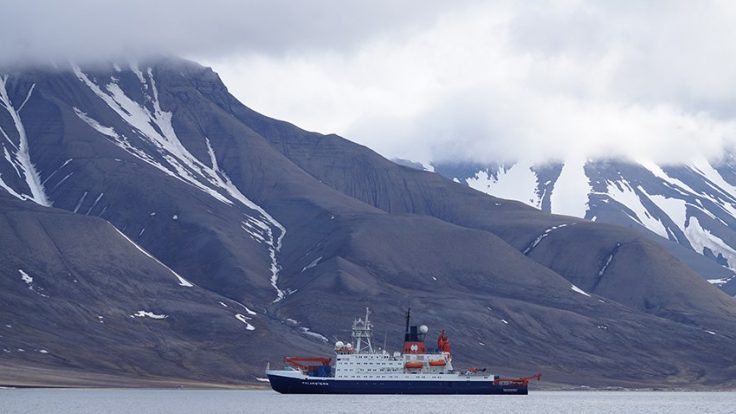 The research vessel Polarstern in front of Spitzbergen