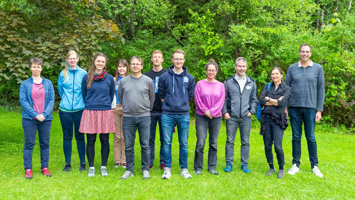 Cluster C (from left to right): Evi Jäkel, Lara Aschenbeck, Wiebke Körtke, Patrizia Schoch, Torsten Kanzow, Moritz Zeising, Maximilian Ringel, Maren Walter, Marcel Nicolaus, Astrid Bracher, Gunnar Spreen (Photo: Tilo Arnold, TROPOS).